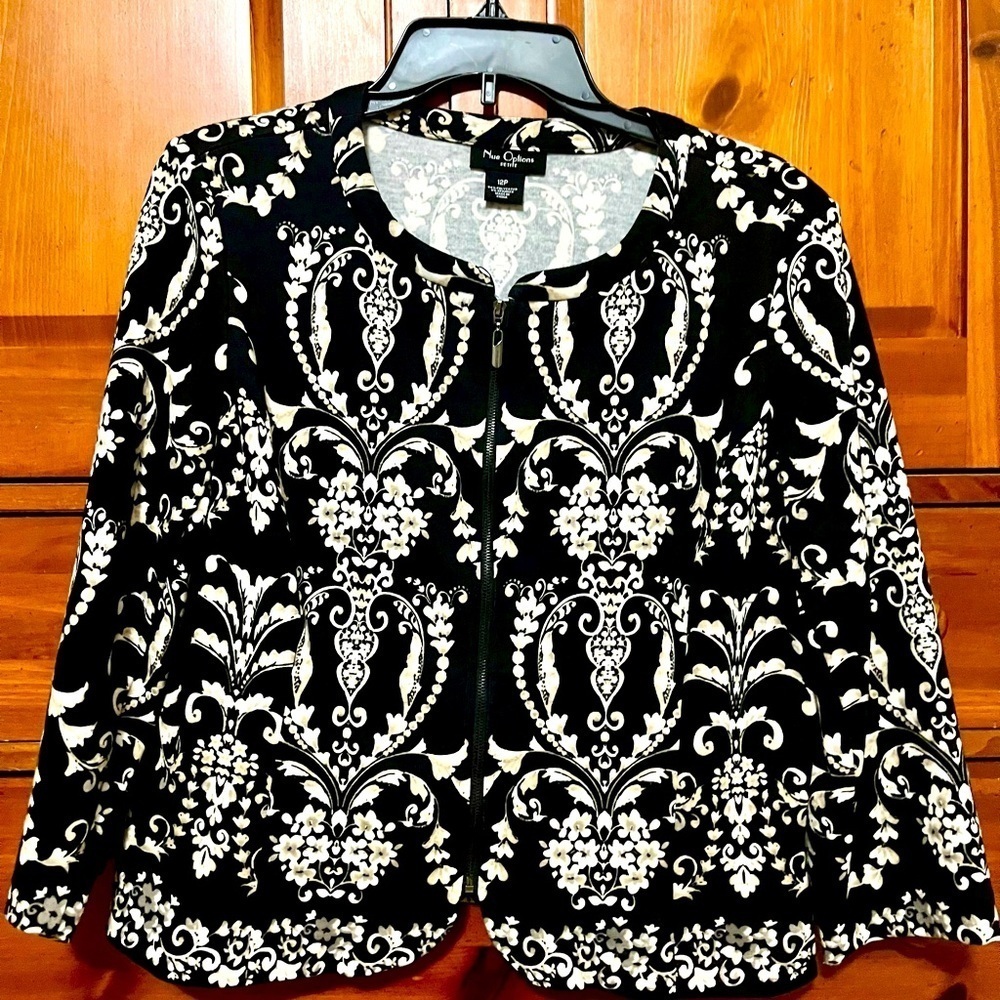 Black and Cream Patterned Jacket - Soooo soft! 12P